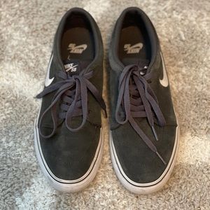 Women’s Nike gray shoes